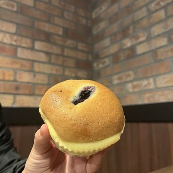 85°C Bakery Cafe-Northridge - Berry Tale - Bakeries Near Me - Northridge, California