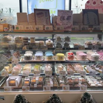 HoneyMe Bakery & Tea - Small bites and 4 inch cake - Bakeries Near Me - Bellevue, Washington
