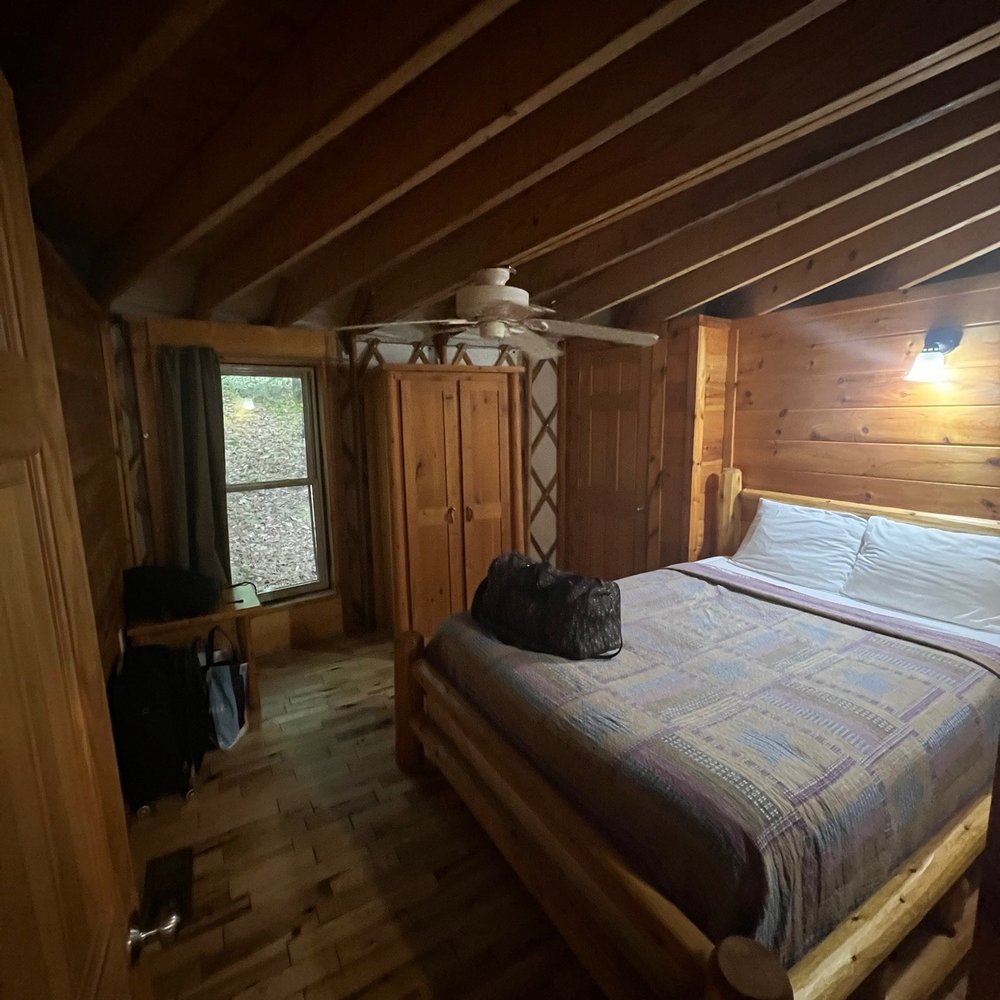 Red River Gorge Cabin Rentals - Bedroom. - Vacation Rentals Near Me - Campton, Kentucky Red River Gorge Cabin Rentals - Bedroom. - Vacation Rentals Near Me - Campton, Kentucky