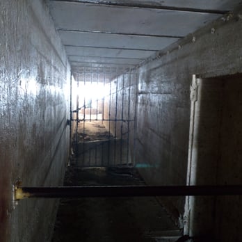 Diamond Head State Monument - Looking into one of the gun battery - Parks Near Me - Honolulu, Hawaii