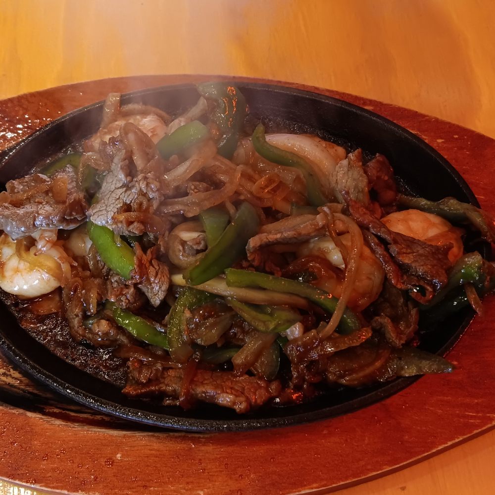 Steak & Shrimp Fajitas Steak & Shrimp Fajitas