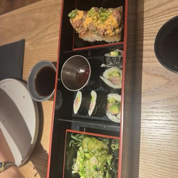 Sushi-San Lincoln Park - Express Lunch - Bars Near Me - Chicago, Illinois