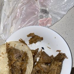 Bodega R Ranch Market - Una mosca
