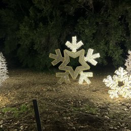Burnt out lights in the giant snowflake