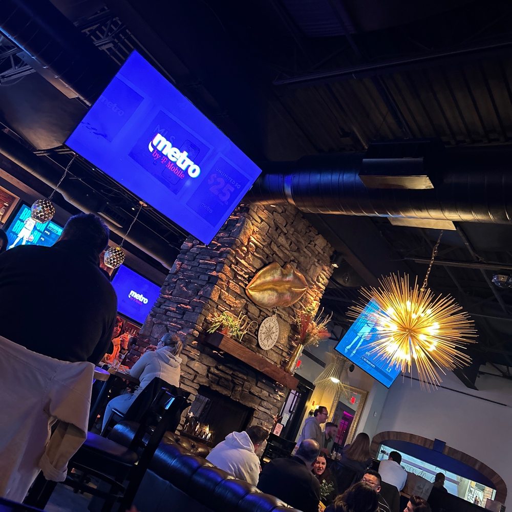 River and Henley - Nice spot! Big tvs and nice rustic decor - New American Near Me - New Milford, New Jersey River and Henley - Nice spot! Big tvs and nice rustic decor - New American Near Me - New Milford, New Jersey