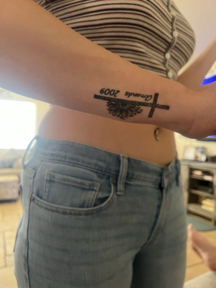 Ellie's Boutique Logo