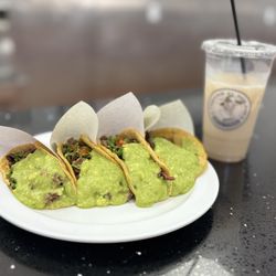 Taqueria El Poblano Estilo Tijuana - Carne asada tacos