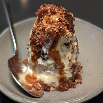 Loring Place - Vanilla sundae - Desserts Near Me - New York, New York Loring Place - Vanilla sundae - Desserts Near Me - New York, New York
