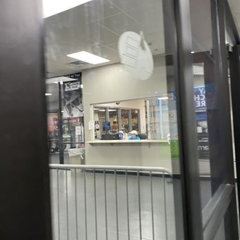 Arctic Edge Ice Arena - Employee that promised to talk to them :( - Skating Rinks Near Me - Edmond, Oklahoma