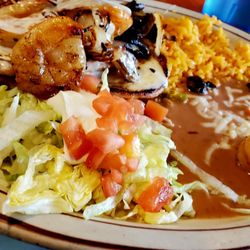 El Vaquero - Chicken and shrimp dish