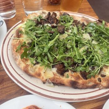 OSTE - Fuggi pizza -+ arúgula - Italian Near Me - Los Angeles, California
