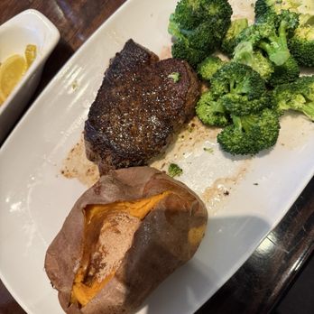 LongHorn Steakhouse - Flo's Filet 9 oz. - Steakhouses Near Me - Columbia, Maryland LongHorn Steakhouse - Flo's Filet 9 oz. - Steakhouses Near Me - Columbia, Maryland