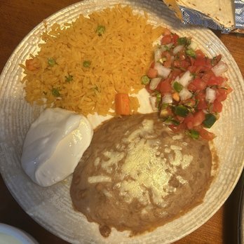 Plaza Azteca - Refried beans, setup for fajitas - Salad Near Me - Missoula, Montana Plaza Azteca - Refried beans, setup for fajitas - Salad Near Me - Missoula, Montana
