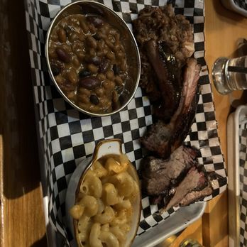 Lattuca Barbecue - Spare ribs, pulled pork, brisket, mac and cheese, beans - Barbeque Near Me - Montreal, Quebec Lattuca Barbecue - Spare ribs, pulled pork, brisket, mac and cheese, beans - Barbeque Near Me - Montreal, Quebec