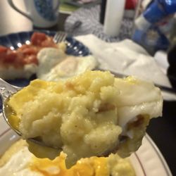 Sweet Creations - Cream cheesy grits (Sooo good !)