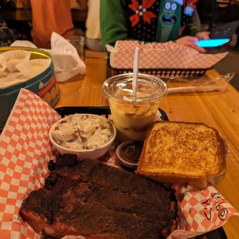Cecil's Texas Style BBQ - 3 pork ribs, potato salad, and banana pudding. 17 dollars - Barbeque Near Me - Orlando, Florida