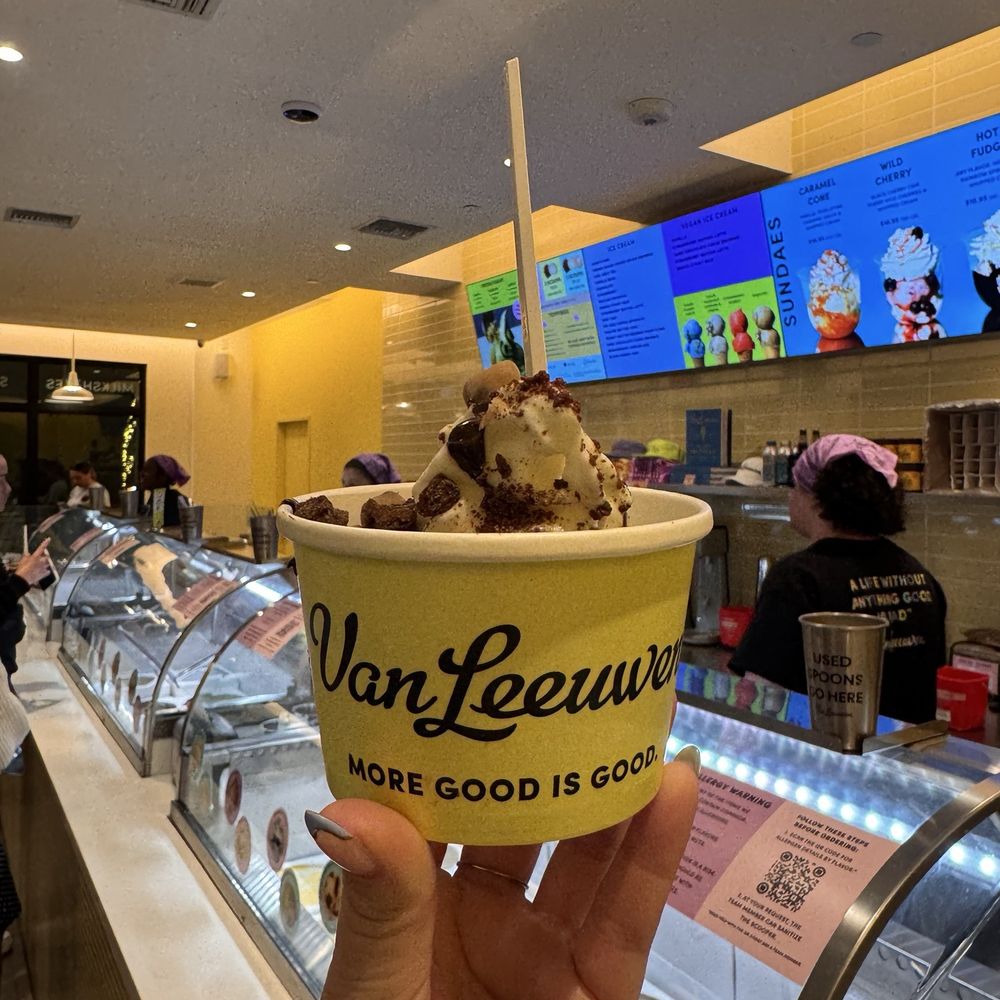 Van Leeuwen - Frozen yogurt (medium) with hot fudge and two toppings - Ice Cream & Frozen Yogurt Near Me - Miami, Florida Van Leeuwen - Frozen yogurt (medium) with hot fudge and two toppings - Ice Cream & Frozen Yogurt Near Me - Miami, Florida