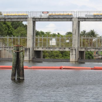 Spillway Park - Parks Near Me - Lake Worth, Florida Spillway Park - Parks Near Me - Lake Worth, Florida