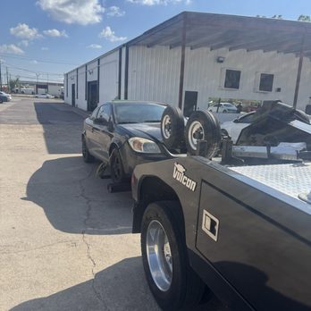 J&J Hook and Roll - Towing Near Me - Houston, Texas J&J Hook and Roll - Towing Near Me - Houston, Texas
