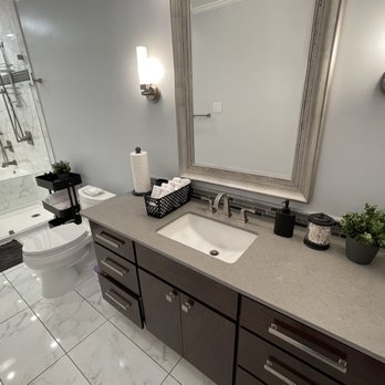 RB Construction - Fantastic paint. They helped me choose the colors, and I love them. - General Contractors Near Me - Dallas, Texas RB Construction - Fantastic paint. They helped me choose the colors, and I love them. - General Contractors Near Me - Dallas, Texas
