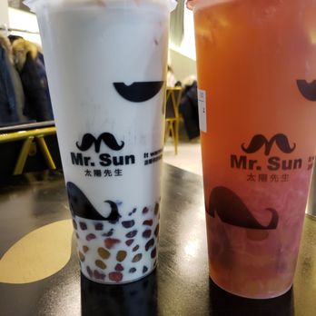 Mr Sun - Oolong Milk Tea & Grapefruit Green Tea (both with RAINBOW tapioca) - Bubble Tea Near Me - Toronto, Ontario