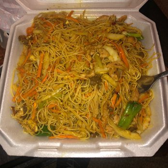 Friendship Restaurant - Singapore Chow Mei Fun - Chinese Near Me - Kansas City, Missouri