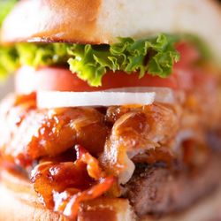Mac Daddy's - Bacon cheeseburger
