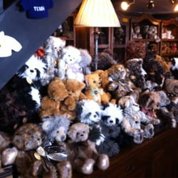 Asquiths Teddy Bear Shop - Teddy bears!!!!