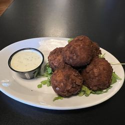 Me's burgers & brews - Potato bombs