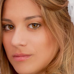 Lipstick & Magic Tricks - Bridal Makeup (Airbrush Foundation)