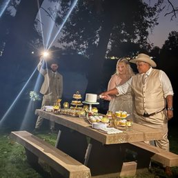 Desert table, cake cutting