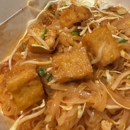 Pad Thai w Tofu Pad Thai w Tofu