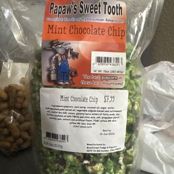 Papaw's Sweet Tooth - Mint chocolate chip popcorn - Popcorn Shops Near Me - Gatlinburg, Tennessee Papaw's Sweet Tooth - Mint chocolate chip popcorn - Popcorn Shops Near Me - Gatlinburg, Tennessee