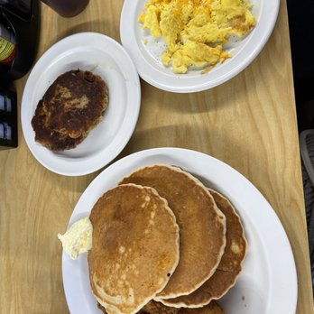 The Serving Spoon - Pancakes and fried fish - Breakfast & Brunch Near Me - Inglewood, California