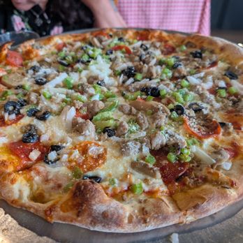 D'Fontana - Deluxe pizza - Italian Near Me - Green Cove Springs, Florida
