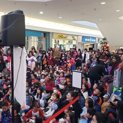 Bridlewood Mall Management - Fun Halloween time for the neighborhood. Good job BWM Management!