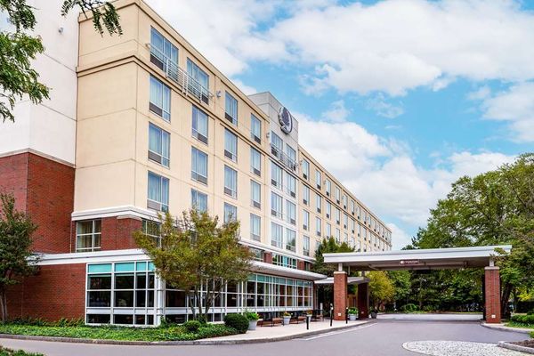 DoubleTree by Hilton Boston Bayside by null