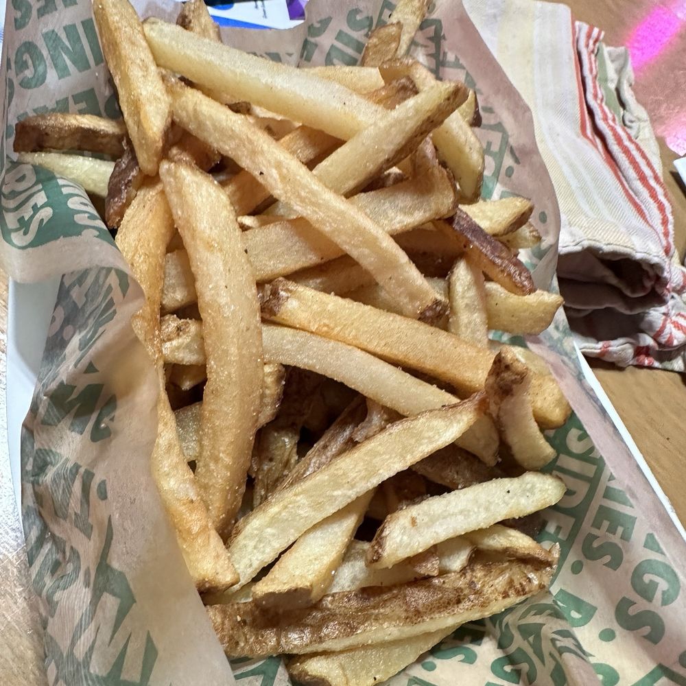 Wingstop - Blond bad fries - Chicken Wings Near Me - Bartlett, Illinois Wingstop - Blond bad fries - Chicken Wings Near Me - Bartlett, Illinois