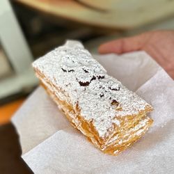 Paalaa Kai Bakery - Snow puffy - has custard creme inside