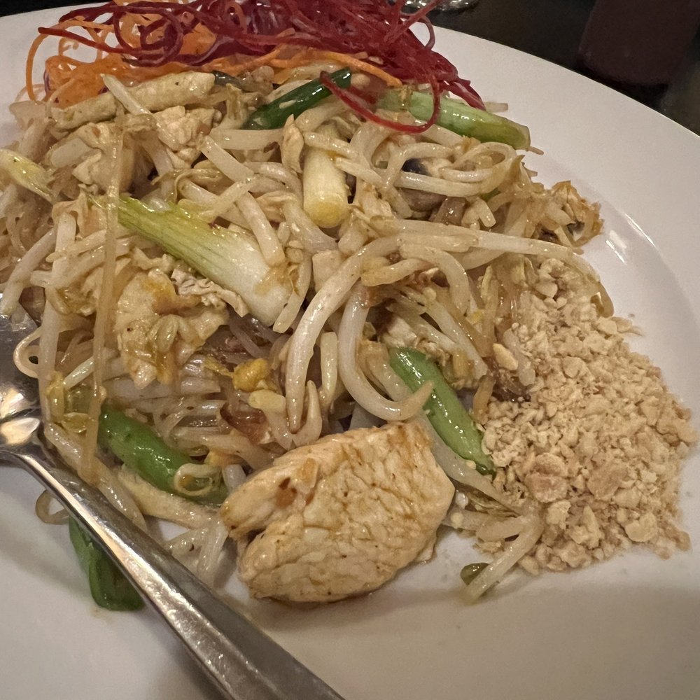 altThai - Chicken pad thai - Thai Near Me - Arlington Heights, Illinois altThai - Chicken pad thai - Thai Near Me - Arlington Heights, Illinois