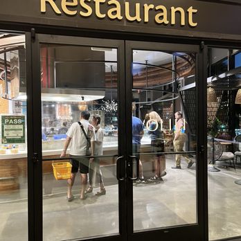 Olili - Restaurant entrance - Desserts Near Me - Honolulu, Hawaii