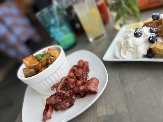 Toast Cafe by null