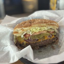 Cassidy's Bar & Grill - Cheeseburger