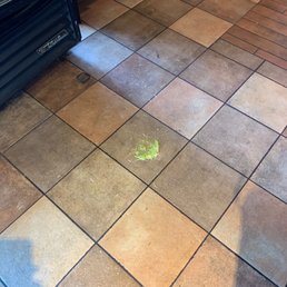 Spilled quacamole on the floor. Was there at least 30 minutes. Spilled quacamole on the floor. Was there at least 30 minutes.