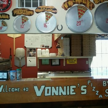 Vonnie's Pizza - a counter with pizzas on it - Pizza Near Me - Globe, Arizona Vonnie's Pizza - a counter with pizzas on it - Pizza Near Me - Globe, Arizona
