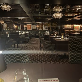 Mister Parker's - Mister Parker's dining room - French Near Me - Palm Springs, California