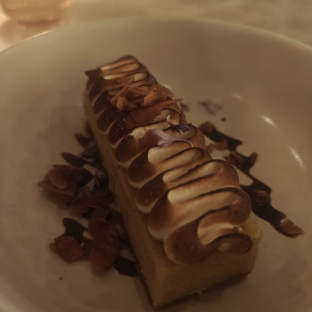 Este - Pineapple Tarte - Seafood Near Me - Austin, Texas Este - Pineapple Tarte - Seafood Near Me - Austin, Texas