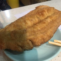 南龍粥店 - Fried donut (aka "Cow Tongue" pastry) @ 南龍生滾粥品
