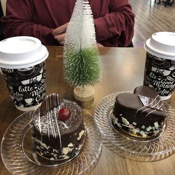 Blu Bee cafe - Hot cocoa Tiramisu on the left and a strawberry chocolate cake on the right. - Ice Cream & Frozen Yogurt Near Me - Painesville, Ohio
