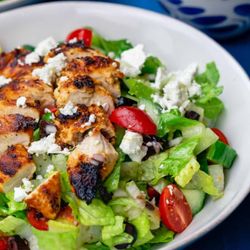 Gyro Express - GREEK SALAD with CHICKEN